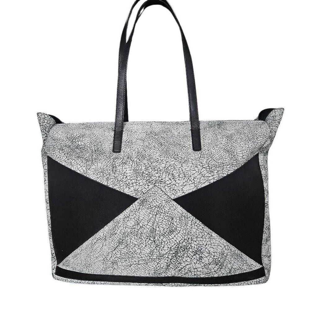 Facine carryall cracked black tote